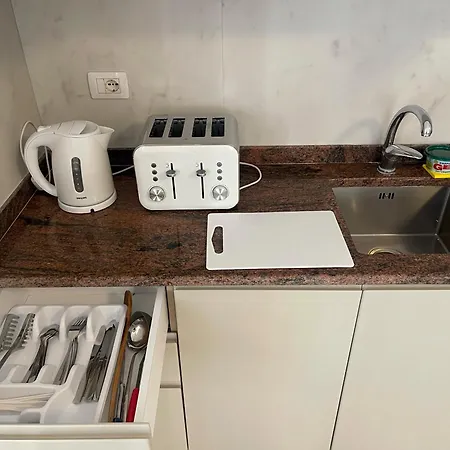 Διαμέρισμα Victoria's Flat 4 *